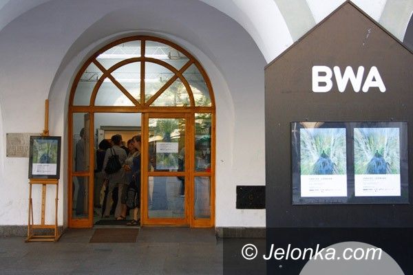 JELENIA GÓRA: Fotografia sztuką cienia. "Leśniaki" w BWA