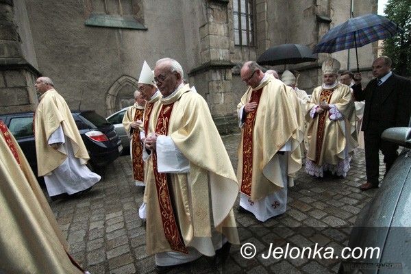 JELENIA GÓRA: Stały ołtarz poświęcony. W kapłański jubileusz