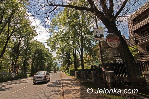 JELENIA GÓRA: Wyblakłe pamiątki powyborcze w Cieplicach