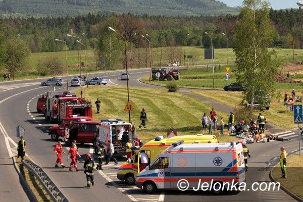 JELENIA GÓRA: Wielka kraksa na niby. Ćwiczenia na Zabobrzu