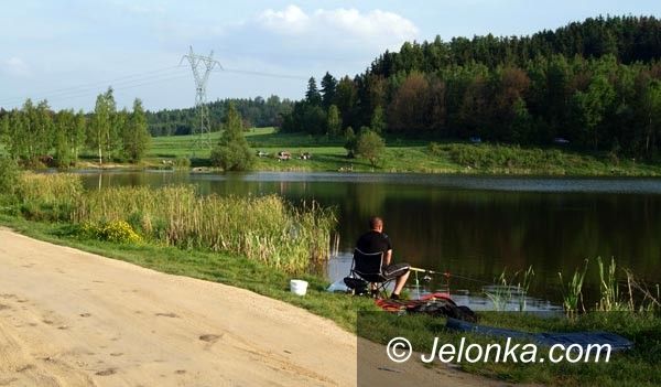 JELENIA GÓRA: Do brudnego uroczyska po wybojach