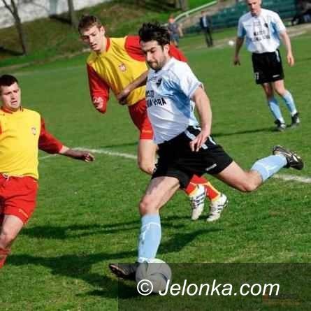 IV-liga piłkarska: Podopieczni Artura Milewskiego wyjeżdżają do Zawidowa