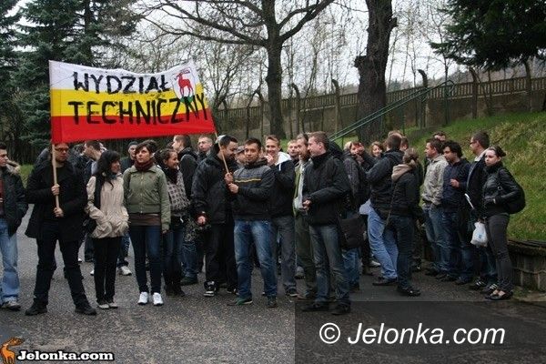 JELENIA GÓRA: Zmiany w KPSW przyklepane. Przez oszczędności