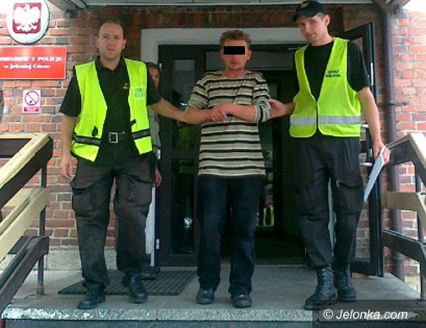 Jelenia Góra: Obnażał się publicznie – trafi przed sąd