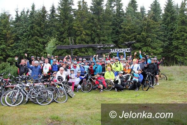 REGION JELENIOGÓRSKI: Rowerowa pasja połączyła Czechów i Polaków