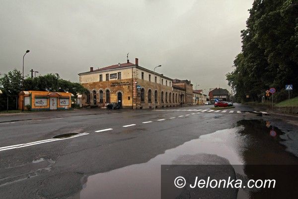 JELENIA GÓRA: Dworzec z zapleczem do remontu
