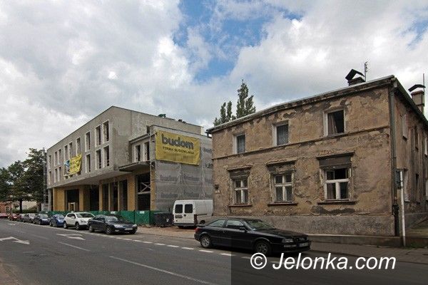 JELENIA GÓRA: Wyrósł nowy dom przy ulicy Matejki