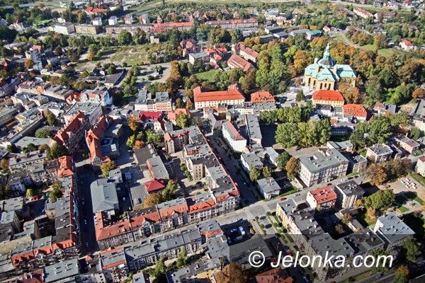 JELENIA GÓRA: Półtora tysiąca ton azbestu w mieście. To trzeba usunąć do 2023 roku