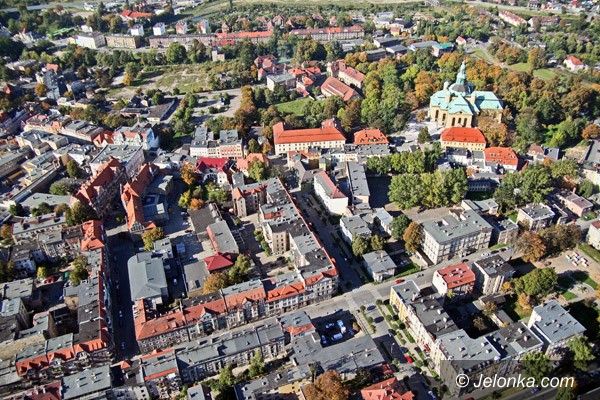 JELENIA GÓRA: Półtora tysiąca ton azbestu w mieście. To trzeba usunąć do 2023 roku