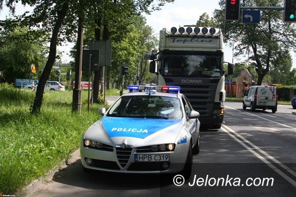 JELENIA GÓRA: Ciężarówką wjechał w kobietę. Na pasach