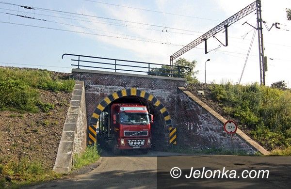 REGION JELENIOGÓRSKI: Uwaga przed wiaduktami! Na styk