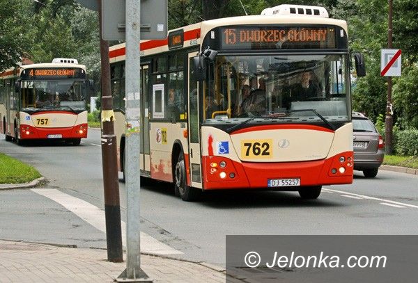 JELENIA GÓRA: Tłoczno w MZK, bo przegubowce stoją w zajezdni