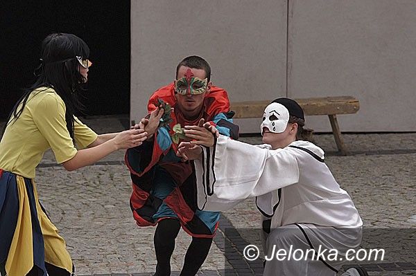 JELENIA  GÓRA: „Port Magiczny” i „Zapomniani Podróżni”. Trwa teatralne wędrowanie