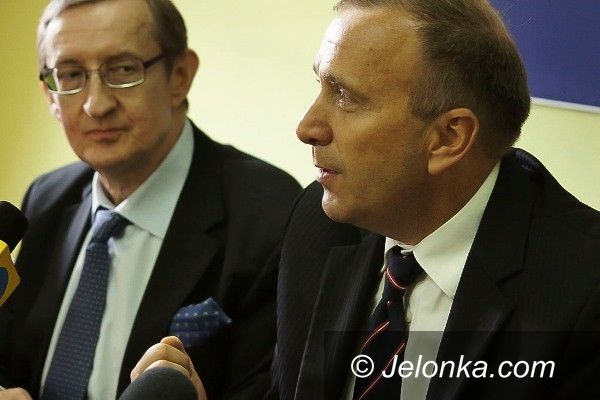 JELENIA  GÓRA: Oficjałom stało się zadość. Po konferencji w biurze PO