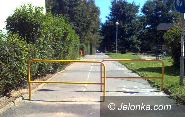JELENIA GÓRA: Bariera nie tylko dla rowerzystów. Dla bezpieczeństwa?