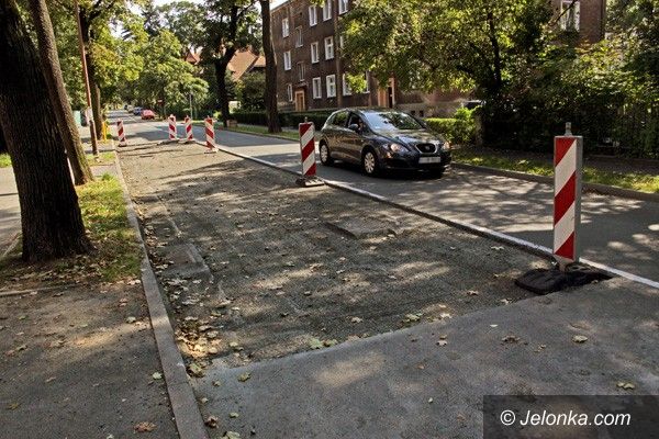 JELENIA GÓRA: Będzie nowy asfaltowy dywanik na ulicy Mickiewicza