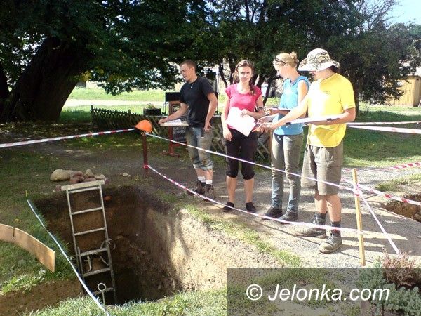 REGION JELENIOGÓRSKI: Co kryją wykopaliska w siedlęcińskiej wieży