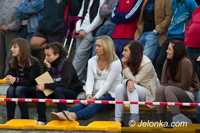 IV-liga piłkarska: Karkonosze kontunuują passę zwycięstw u siebie