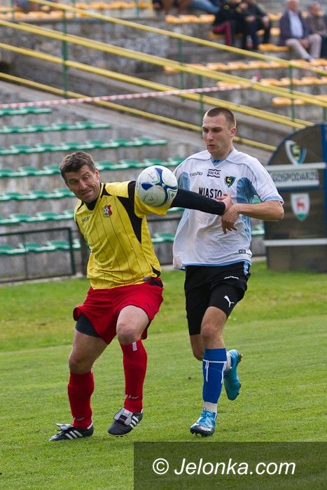 IV-liga piłkarska: IV–liga: Hit kolejki w Szczedrzykowicach