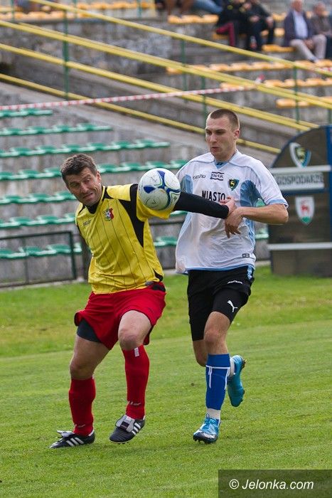 IV-liga piłkarska: IV–liga: Hit kolejki w Szczedrzykowicach