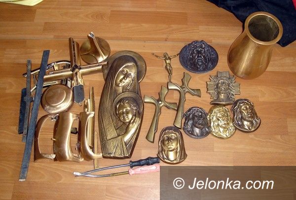 JELENIA GÓRA: Ograbiał groby w mieście i okolicach