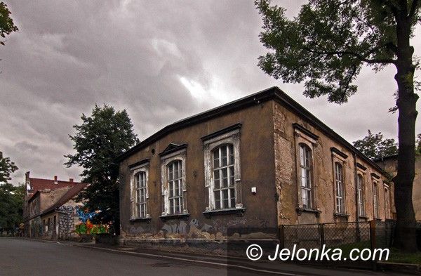 JELENIA GÓRA: Tu aż się prosi o remont!