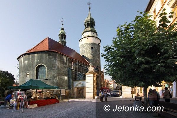 JELENIA GÓRA: Kaplica Świętej Anny z nowym dachem