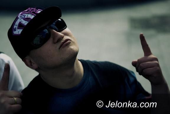 JELENIA GÓRA: Nowy teledysk jeleniogórskiego rapera