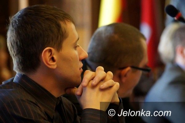 JELENIA  GÓRA: Budżet zmieniony, ławnicy wybrani. Po sesji w UM