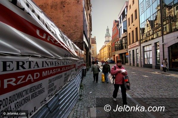 JELENIA GÓRA: Grunt przy Jasnej czeka na „plombę”