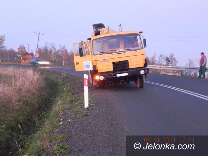JELENIA GÓRA: Pech betoniarki: urwane koło
