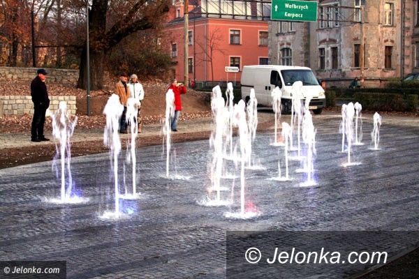 JELENIA GÓRA: Bajkowy wodotrysk na przebudowanym skwerku