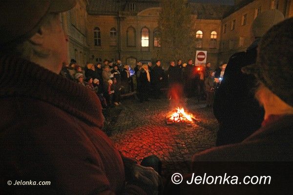 JELENIA GÓRA: Ognisko ogrzało płomieniami patriotyzmu