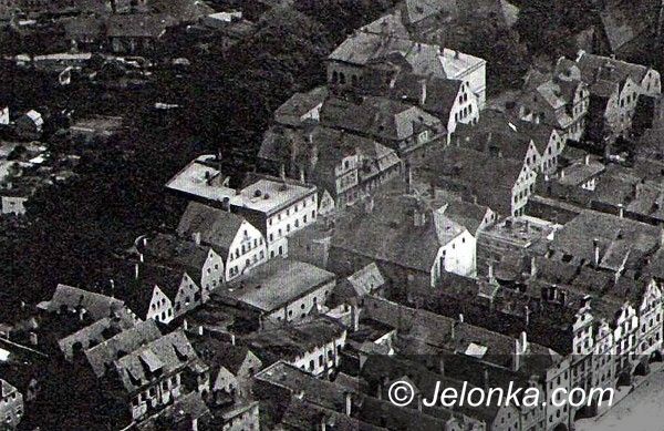 JELENIA GÓRA: Uliczna historia cykliczna. Na tyłach Rynku