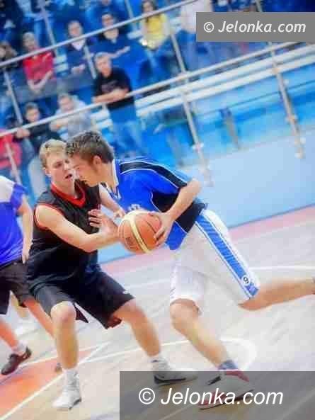 Jelenia Góra: Koszykarze ZSOiT nie do zatrzymania