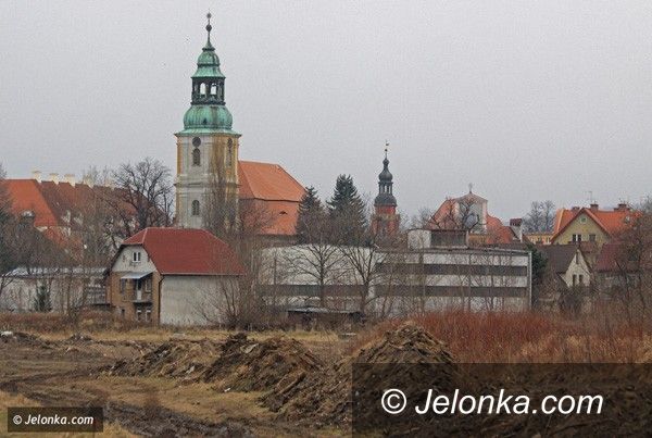 JELENIA GÓRA: Więźbę wyżarły kołatki. Kościół Zbawiciela nabiera blasku po remoncie dachu