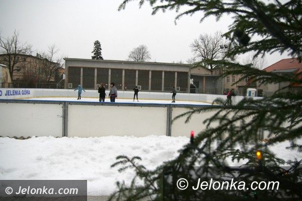 JELENIA GÓRA: Ślizgawka przy „Norwidzie” nie tylko dla ciepliczan