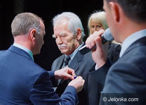 JELENIA GÓRA: Władysław Czyszczoń uhonorowany medalem Gloria Artis