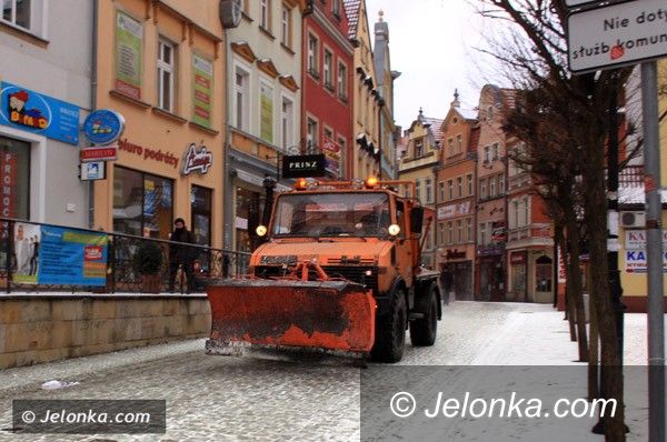 REGION JELENIOGÓRSKI: Intensywnie popada śnieg