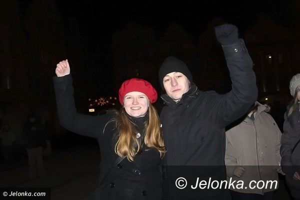 JELENIA  GÓRA: „ACTA do kosza, rząd do wymiany” Protestowali przeciw ograniczeniu swobody w sieci
