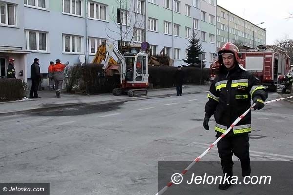 JELENIA GÓRA: Troje poszkodowanych, ponad 100 ewakuowanych. Wybuchł gaz