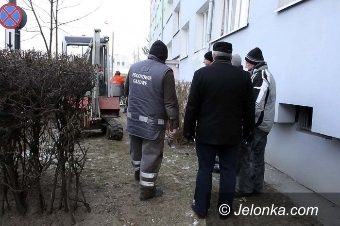 JELENIA GÓRA: Gaz przedostał się do mieszkania pod gruntem. Wszystko przez mróz?