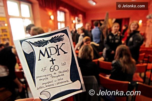 JELENIA GÓRA: Nie zabierajcie nam Młodzieżowego Domu Kultury!