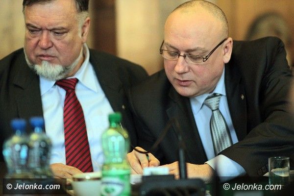 JELENIA GÓRA: Radny SLD: Prezydent poprawia swój wizerunek sprzedając czyjeś działania jako swoje
