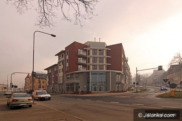 JELENIA GÓRA: Wyrastają kamienice i małe osiedla. Tylko kogo stać na mieszkanie?