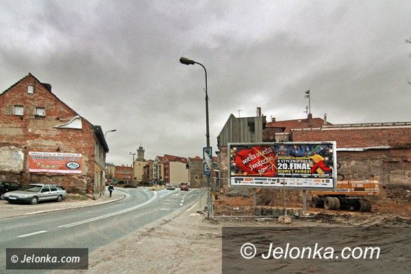 JELENIA GÓRA: Wyburzyli ruinę przy ulicy Sobieskiego