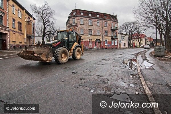 JELENIA GÓRA: Tegoroczna zima na razie o połowę tańsza