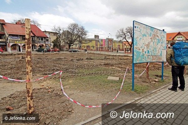 JELENIA GÓRA: Zabudują pusty placyk przy Podwalu