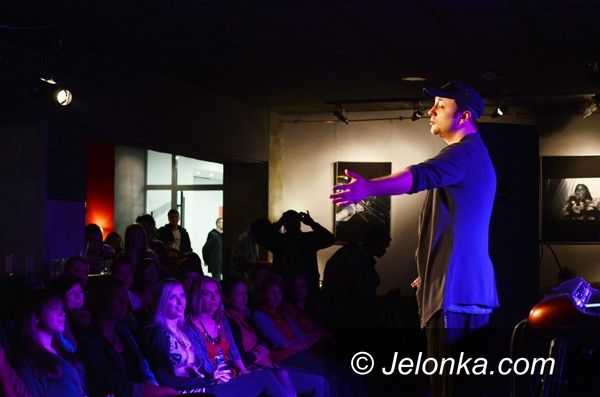 JELENIA GÓRA: Czesław Śpiewa(ł) w Kwadracie. Ku wielkiej radości publiki