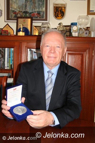 Jelenia Góra/Kraj: Olimpijski medal dla jeleniogórskiego starosty